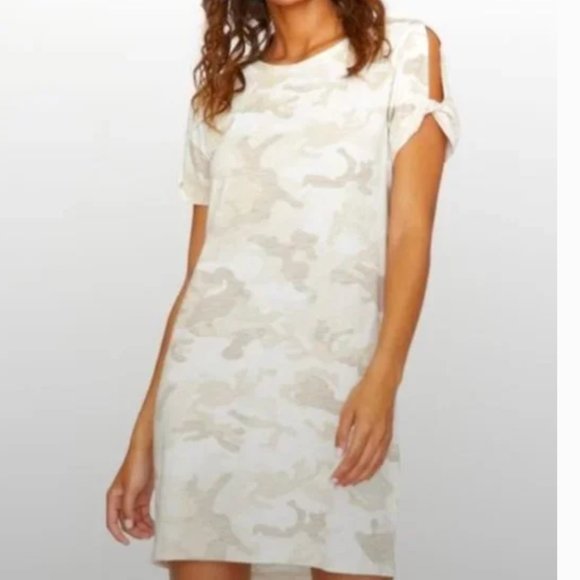 New with tags. Sanctuary light camo off white /tan dress Large - Picture 8 of 8
